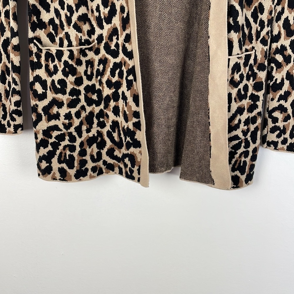 J. Crew cotton long sleeve Leopard print 2 pocket cardigan sweater Size XXSmall - Picture 2 of 7